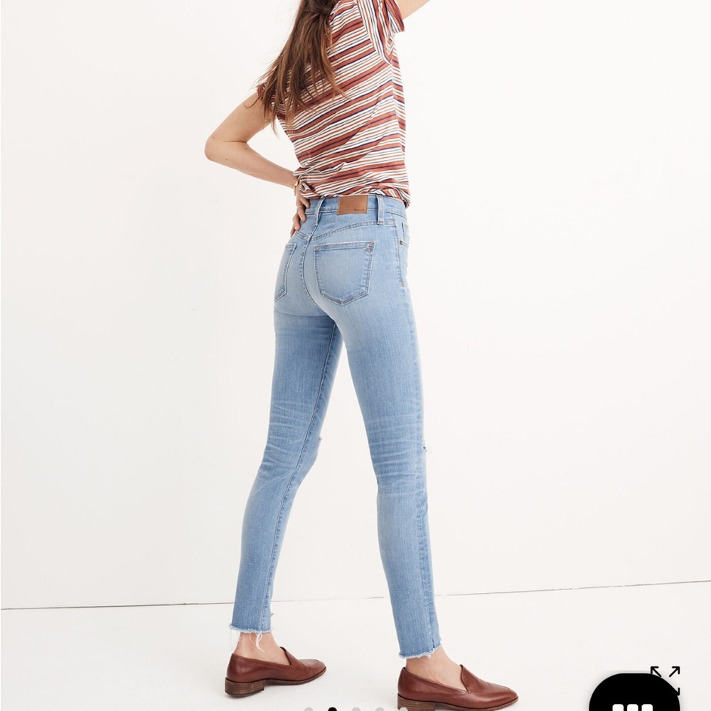 Madewell 9” High-Rise Skinny Jeans – Size 28 – Flattering Fit & Distressed Wash